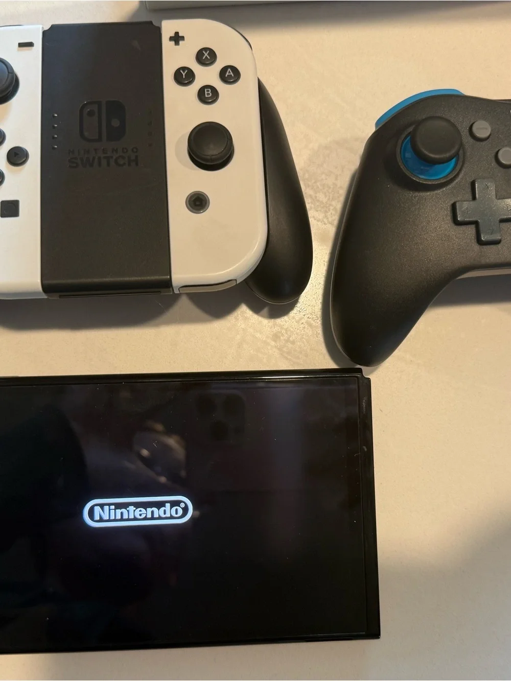Nintendo Switch OLED Console - White Joy‑Con 64GB